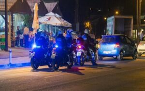 Αχαΐα: Σαρωτικοί έλεγχοι σε παραλιακά μαγαζιά και πανηγύρια - Στο Patrapress.gr Καταστηματάρχες και Αστυνομία εν μέσω καταγγελιών