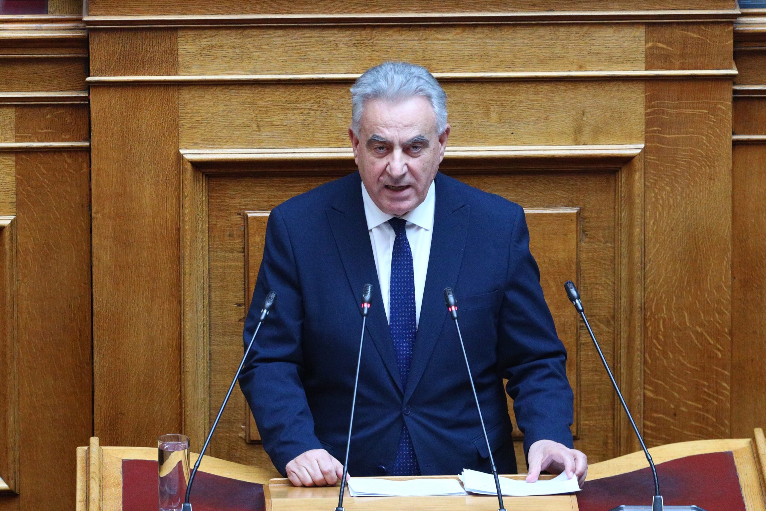 Καββαδάς στη Βουλή: Νέα αποζημίωση 672.000 ευρώ για τα θανατωθέντα ζώα 4 Ο Αθανάσιος Καββαδάς στη Βουλή