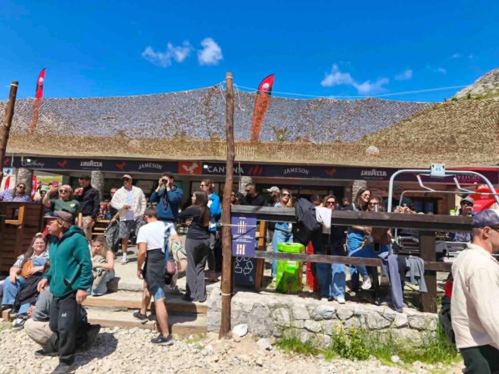 Καλάβρυτα: «Φωτιά» στο Χιονοδρομικό - Χιλιάδες στο «Helmos Mountain Festival» ΒΙΝΤΕΟ-ΦΩΤΟ 36 Καλάβρυτα: «Φωτιά» στο Χιονοδρομικό - Χιλιάδες στο «Helmos Mountain Festival» ΒΙΝΤΕΟ-ΦΩΤΟ