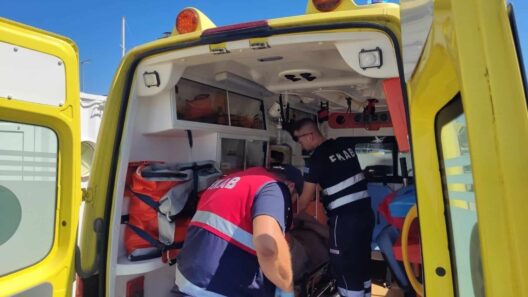 Αίγιο: Ξεριζώθηκε ελιά, τραυματίστηκε εργάτης 36 Αίγιο: Ξεριζώθηκε ελιά, τραυματίστηκε εργάτης