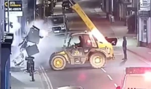 Ισοπέδωσαν τράπεζα με γερανό για ένα ATM! ΒΙΝΤΕΟ 44 Ισοπέδωσαν τράπεζα με γερανό για ένα ATM! ΒΙΝΤΕΟ