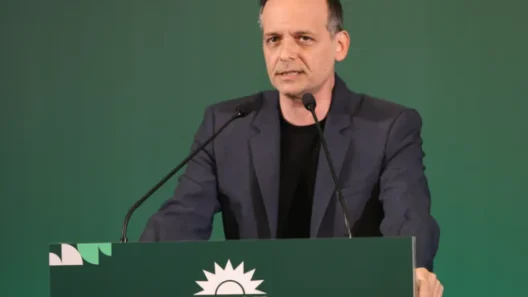 Δούκας: Να ανοίξουμε διαύλους επικοινωνίας με τις προοδευτικές δυνάμεις 36 Δούκας: Να ανοίξουμε διαύλους επικοινωνίας με τις προοδευτικές δυνάμεις