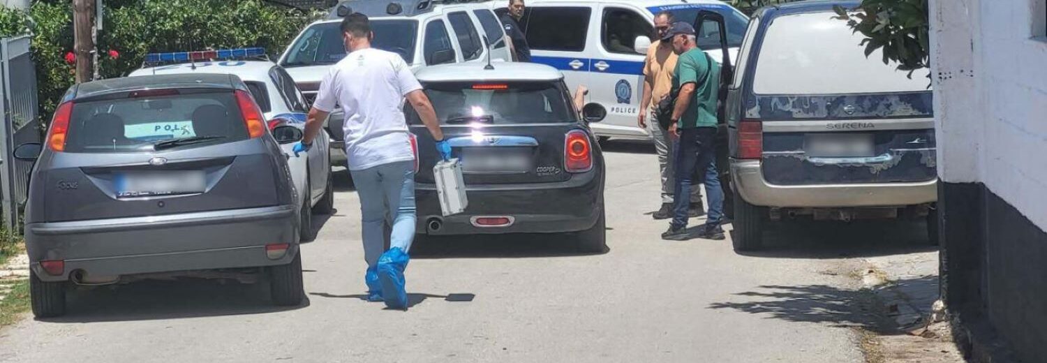 Φονικό στην Αιγιάλεια: Σοκάρει ο αριθμός των πληγμάτων από μαχαίρι στις σορούς μητέρας και γιου
