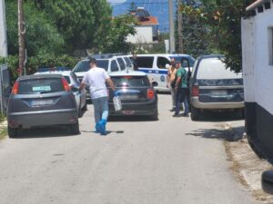 Φονικό στην Αιγιάλεια: Σοκάρει ο αριθμός των πληγμάτων από μαχαίρι στις σορούς μητέρας και γιου