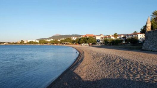 Ναύπακτος: 75χρονος χωρίς τις αισθήσεις του, από τη θαλάσσια περιοχή Γρίμποβου 37 Ναυπήγηση πλοίου στην περιοχή Γρίμποβου