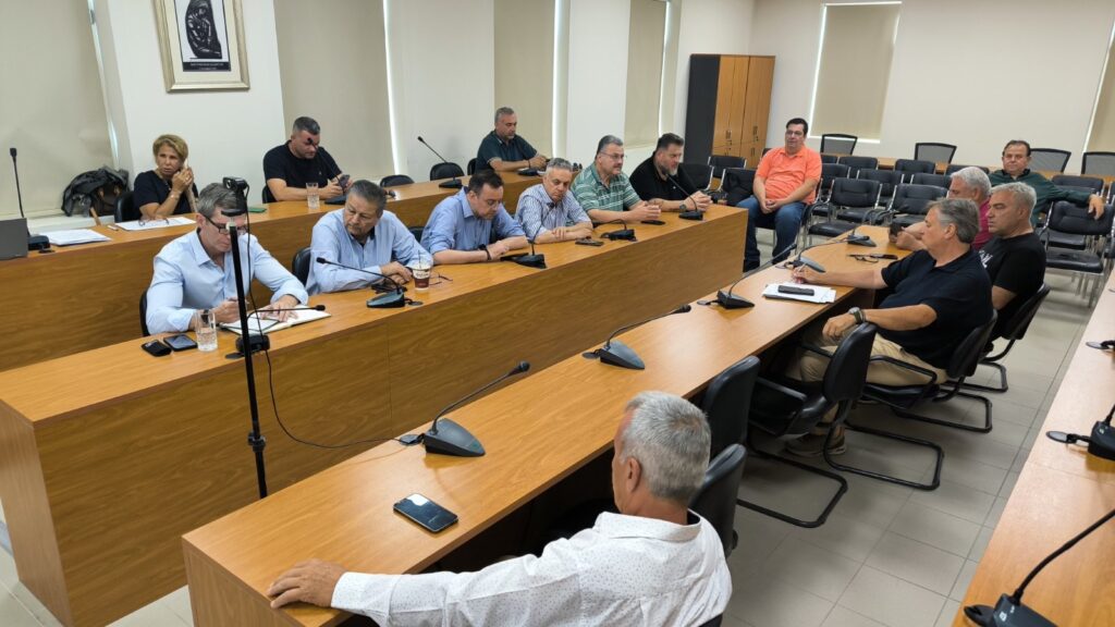 Αχαΐα: «Πιέζεται» για ανεξαρτητοποίηση», στο Επιμελητήριο, ο Παπαχριστόπουλος ΦΩΤΟ 29 Αχαΐα: «Πιέζεται» για ανεξαρτητοποίηση», στο Επιμελητήριο, ο Παπαχριστόπουλος ΦΩΤΟ