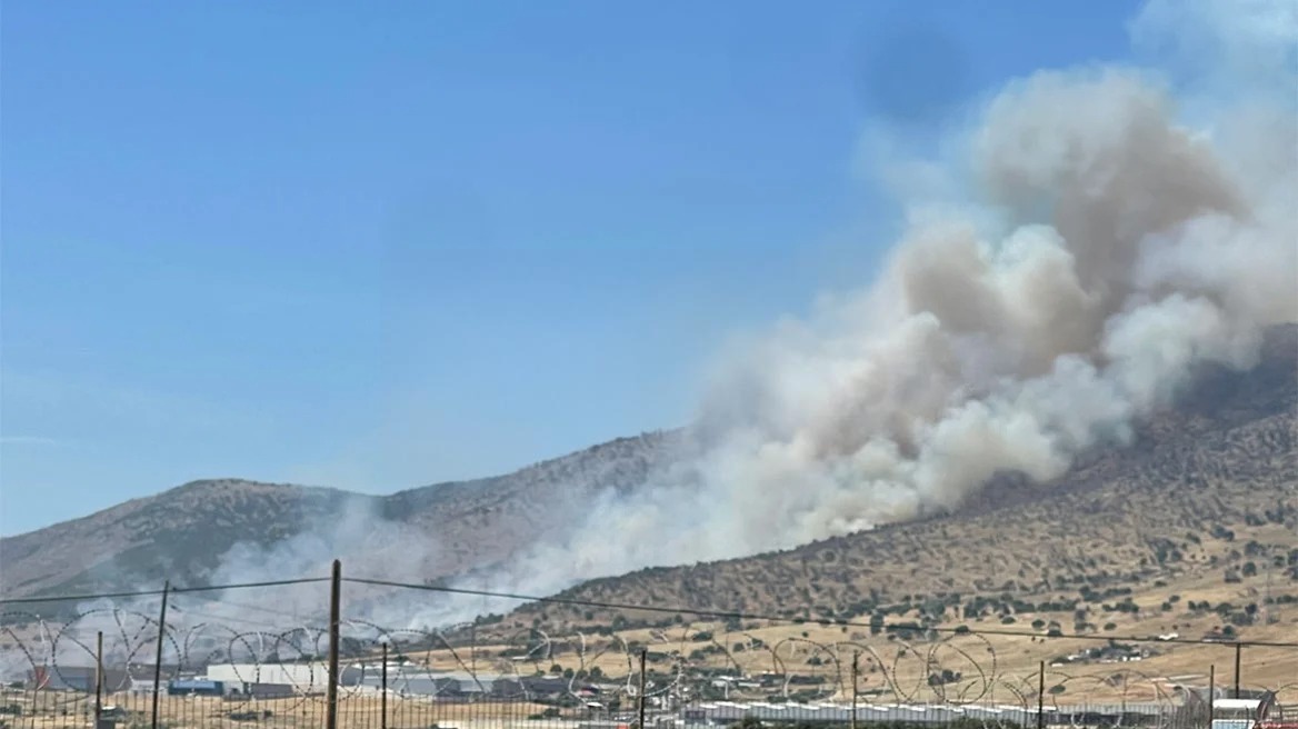 Φωτιά τώρα στον Ασπρόπυργο - Επιχειρούν αεροσκάφη ΝΕΟΤΕΡΑ