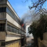 Αιγάλεω: Φωτιά σε εργοστάσιο με πλαστικά