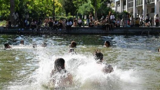 «Λιώνει» η Ευρώπη: 20 νεκροί στη Γαλλία και 5 στη Γερμανία – Ρεκόρ ζέστης στο Βέλγιο 36 «Λιώνει» η Ευρώπη: 20 νεκροί στη Γαλλία και 5 στη Γερμανία – Ρεκόρ ζέστης στο Βέλγιο