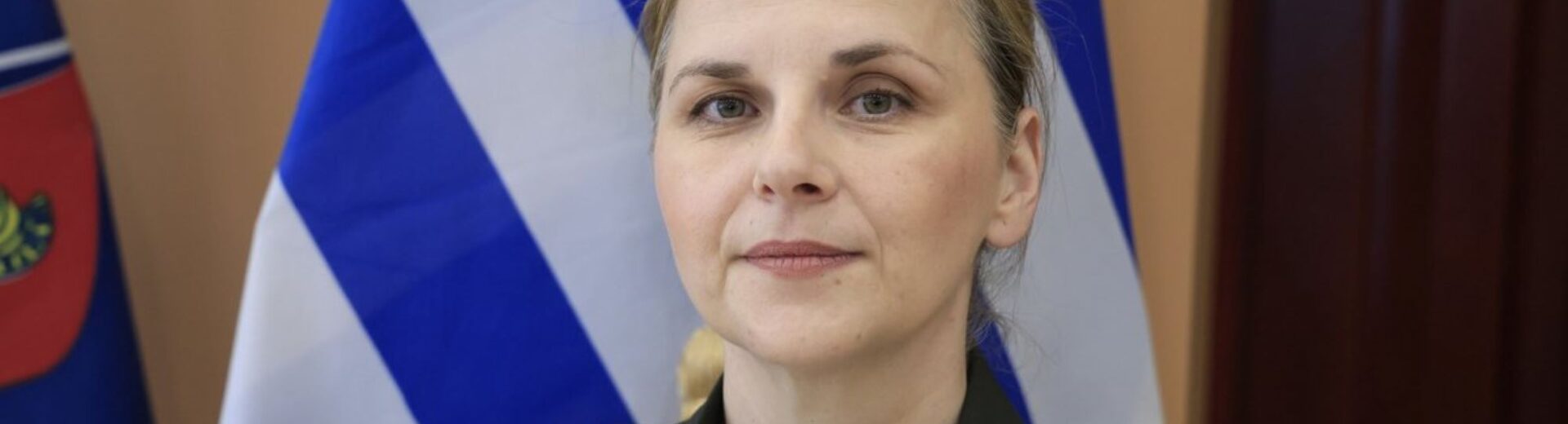 Αυτή είναι η πρώτη γυναίκα εκπρόσωπος Τύπου του Γενικού Επιτελείου Εθνικής Άμυνας ΦΩΤΟ