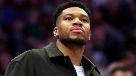 NBA: «Ζαλίζει» το συμβόλαιο Αντετοκούνμπο - Πόσα εκατομμύρια θα πάρει 36 NBA: «Ζαλίζει» το συμβόλαιο Αντετοκούνμπο - Πόσα εκατομμύρια θα πάρει