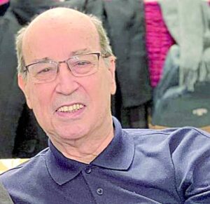 «Να προσποιήσε ότι συμπαθείς αυτούς που προσποιούνται ότι σε συμπαθούν»