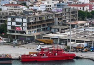 Πάτρα: «Μπλόκο» στη κατεδάφιση του κτιρίου «φάντασμα» στο παλιό Λιμάνι - Δήμος και Αρχιτέκτονες στο Patrapress.gr ΒΙΝΤΕΟ-ΦΩΤΟ
