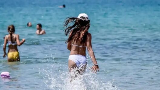 ΚΑΙΡΟΣ: Ο υδράργυρος παίρνει την ανηφόρα και θα «δείξει» 37°C 38 ΚΑΙΡΟΣ: Ο υδράργυρος παίρνει την ανηφόρα και θα «δείξει» 37°C