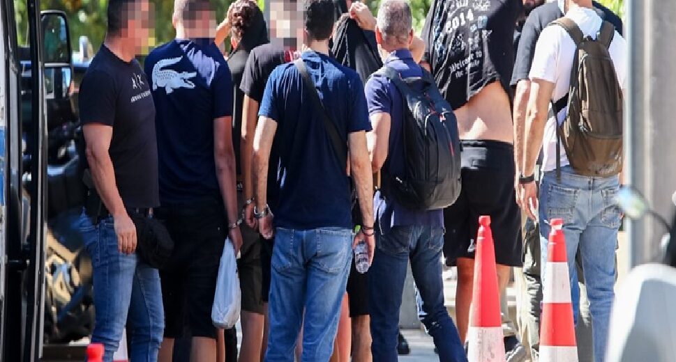 Καλλιθέα: Στην Ευελπίδων οι συλληφθέντες για τη δολοφονία του 15χρονου – Στο μικροσκόπιο 17 άτομα