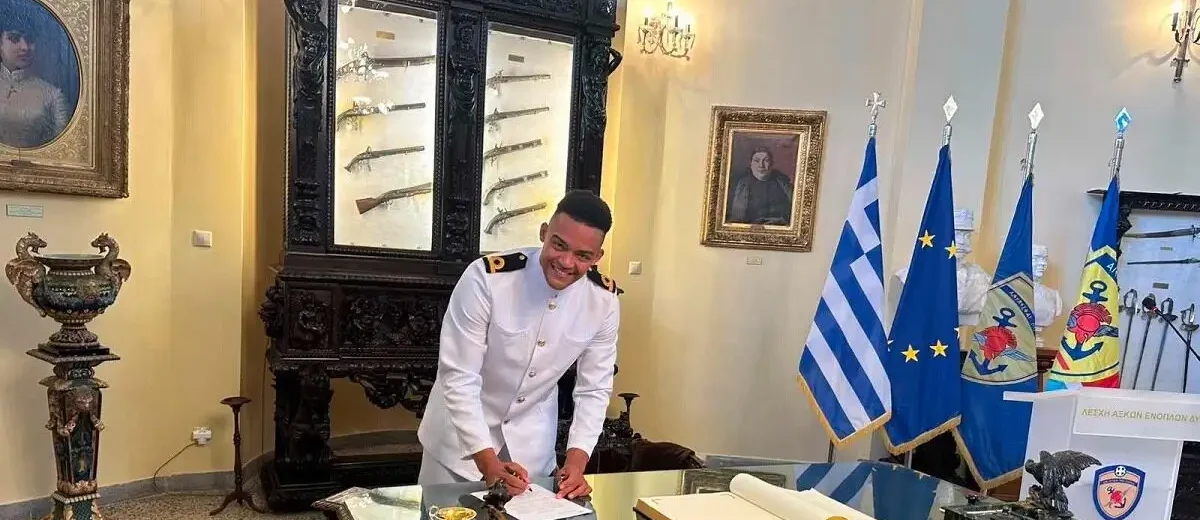 Ο Εμμανουήλ Καραλής ορκίστηκε αξιωματικός του Πολεμικού Ναυτικού
