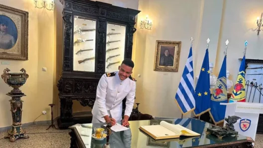 Ο Εμμανουήλ Καραλής ορκίστηκε αξιωματικός του Πολεμικού Ναυτικού 36 Ο Εμμανουήλ Καραλής ορκίστηκε αξιωματικός του Πολεμικού Ναυτικού