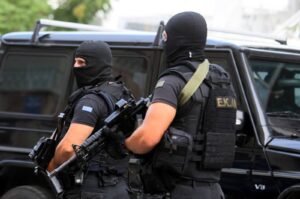 Κρήτη: Η διπλή ζωή του τρομοκράτη - Από το 5άστερο ξενοδοχείο... στα εκρηκτικά της Χαμάς 31 Κρήτη: Η διπλή ζωή του τρομοκράτη - Από το 5άστερο ξενοδοχείο... στα εκρηκτικά της Χαμάς