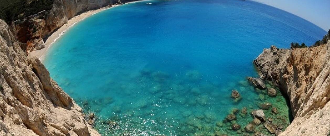 Λευκάδα: Βέλγος τουρίστας έπεσε από βράχο