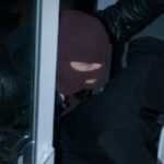 Αχαΐα: Πώς κουκουλοφόροι μπήκαν σε σπίτι ηλικιωμένης και την λήστεψαν- «Μιλούσαν ελληνικά»