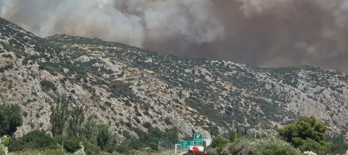 Βοιωτία: Έκλεισε η Αθηνών - Λαμίας λόγω της φωτιάς ΒΙΝΤΕΟ