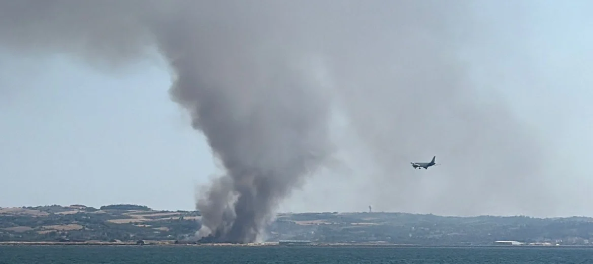 Φωτιά στη Θεσσαλονίκη: Εναέρια μέσα και μήνυμα του 112 για τους καπνούς