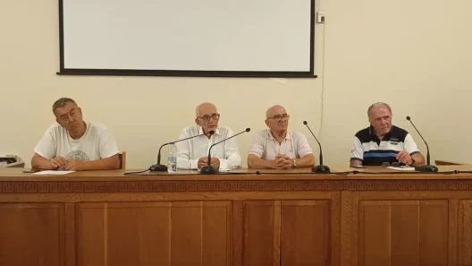 Ο πρόεδρος των Μεριδιούχων της «Αχαϊκής Τράπεζας» Αθανάσιος Μπέλλας στους εμπόρους της Αιγιάλειας 42 Ο πρόεδρος των Μεριδιούχων της «Αχαϊκής Τράπεζας» Αθανάσιος Μπέλλας στους εμπόρους της Αιγιάλειας