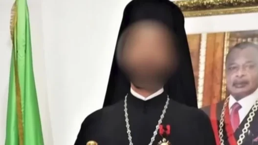 Πετράλωνα: Ποιος είναι ο Μητροπολίτης που συνελήφθη να επιδεικνύει τα γεννητικά του όργανα! 36 Ο Μητροπολίτης Πηραιώς