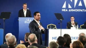 Αιχμές Μητσοτάκη κατά Σαμαρά - Από την ασφάλεια του καναπέ, αμφισβητούν τον πατριωτισμό της ευθύνης