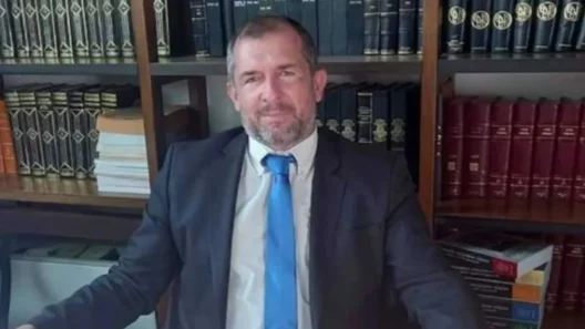 «Γυναικοκτονία ή ανθρωποκτονία; Η ανθρώπινη ζωή δεν χρειάζεται διαχωρισμούς» 37 Ο Μπεσκοσ Παπανδρέου