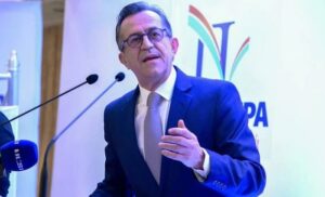 «Αποτελεί πρόβλημα εγκατάλειψης»