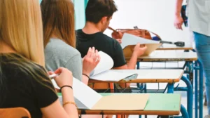 Πανελλαδικές: Οι πρώτες εκτιμήσεις για τις βάσεις εισαγωγής στα Πανεπιστήμια