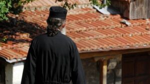 Θεσσαλονίκη: Κληρικός συνελήφθη για επίθεση στην πεθερά του