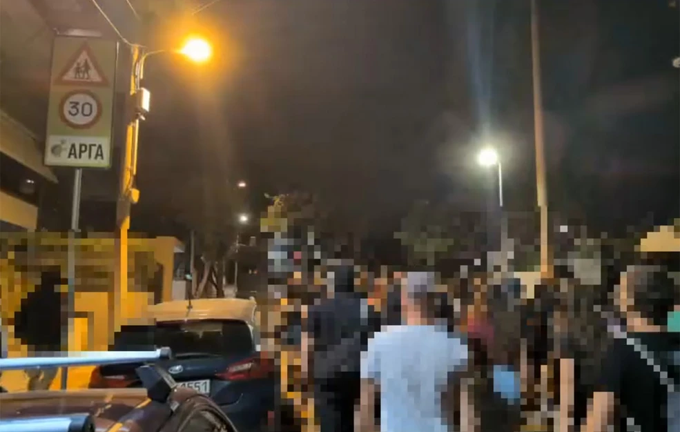 Αγία Παρασκευή: Πορεία και συνθήματα στο σπίτι του Χαρδαλιά ΦΩΤΟ 29 Αγία Παρασκευή: Πορεία και συνθήματα στο σπίτι του Χαρδαλιά ΦΩΤΟ