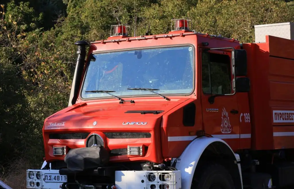 Συναγερμός στη ΒΙΠΕ Κορωπίου λόγω πυρκαγιάς – Προειδοποίηση από το 112