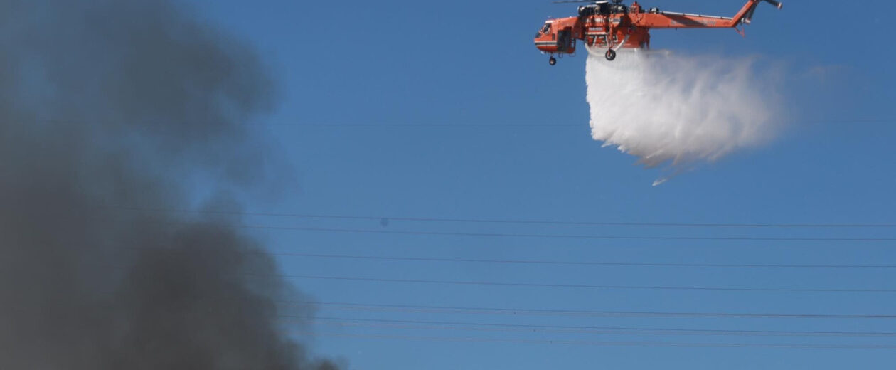 Ήχησε το 112 στην Πέτρα Βοιωτίας, τι λέει ο δήμαρχος για εκκένωση - Σε εξέλιξη η πυρκαγιά στην Αιτωλοακαρνανία ΝΕΟΤΕΡΑ