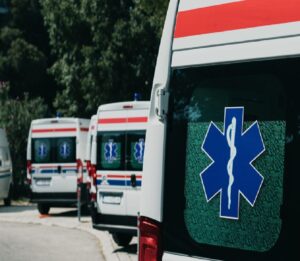 Γυναίκα με ρόζια και τραύματα