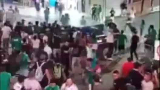 Μεξικό: Αυτοκίνητο έπεσε πάνω σε πλήθος ΒΙΝΤΕΟ 37 Μεξικό: Αυτοκίνητο έπεσε πάνω σε πλήθος ΒΙΝΤΕΟ