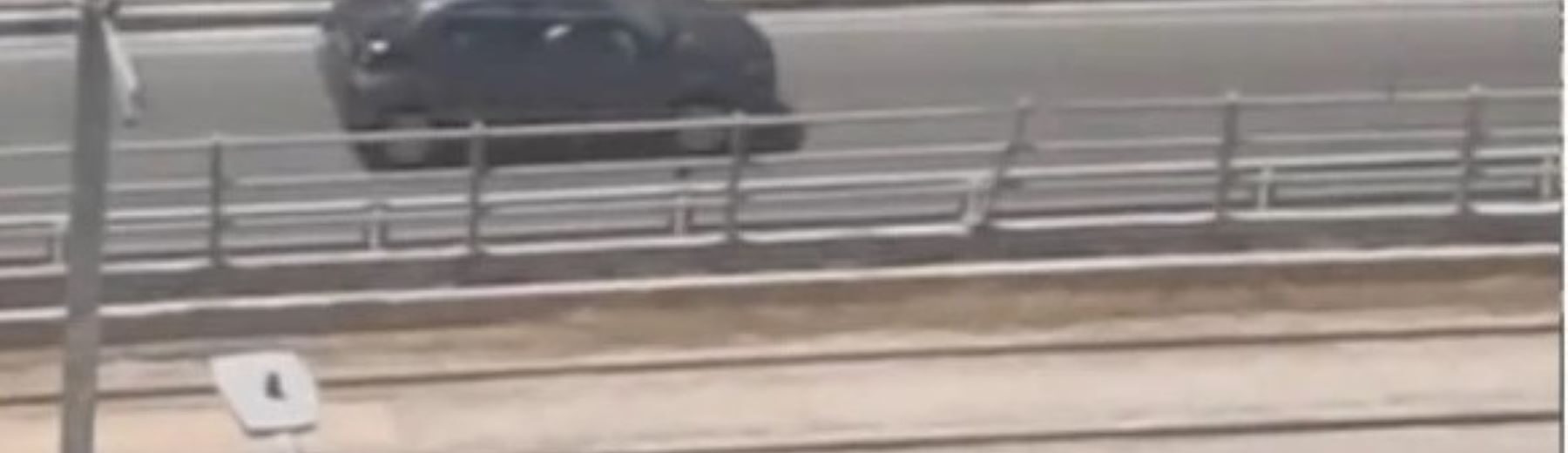 ταξιτζής στην πόλη της Πατρας