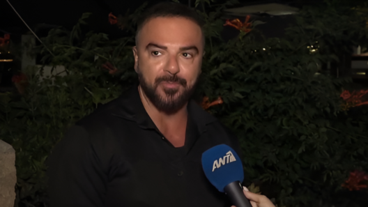 Τριαντάφυλλος για τον τύπο του στις γυναίκες: Θέλω να είναι θηλυκό και κυριλέ 40 Τριάνταφύλλος για τον τύπο των γυναικείων