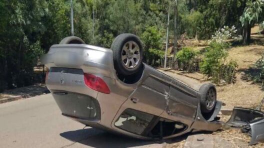 Πάτρα: ΙΧ ντεραπάρισε στο Δασύλλιο - Άγιο είχαν οι δύο επιβαίνοντες ΦΩΤΟ 36 Τρόχαίο στην Πάτρα δασύλλιο