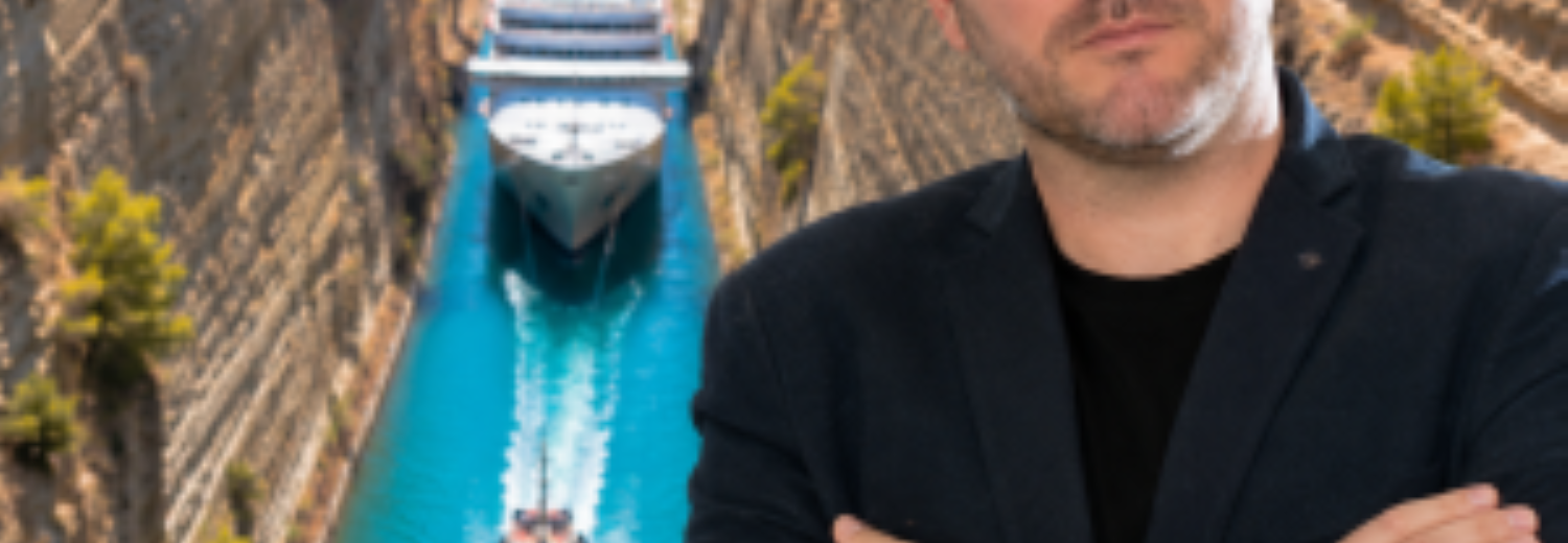 Λίμνη με πλούσια βλάστηση