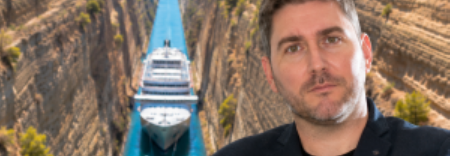 Λίμνη με πλούσια βλάστηση