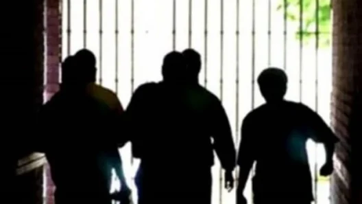 Πάτρα: Συνελήφθησαν δύο 14χρονες και τρεις γονείς ανηλίκων 37 Πάτρα: Συνελήφθησαν δύο 14χρονες και τρεις γονείς ανηλίκων