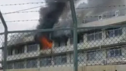Τόκιο: Πυρκαγιά σε σχολείο με 300 μαθητές και προσωπικό ΒΙΝΤΕΟ 36 Πυρκαγιά σε σχολείο