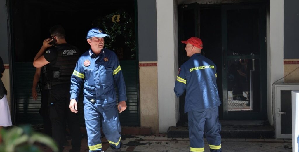 Ομόνοια: Η φωτιά που άφησε πίσω της έναν 40χρονο σε κρίσιμη κατάσταση