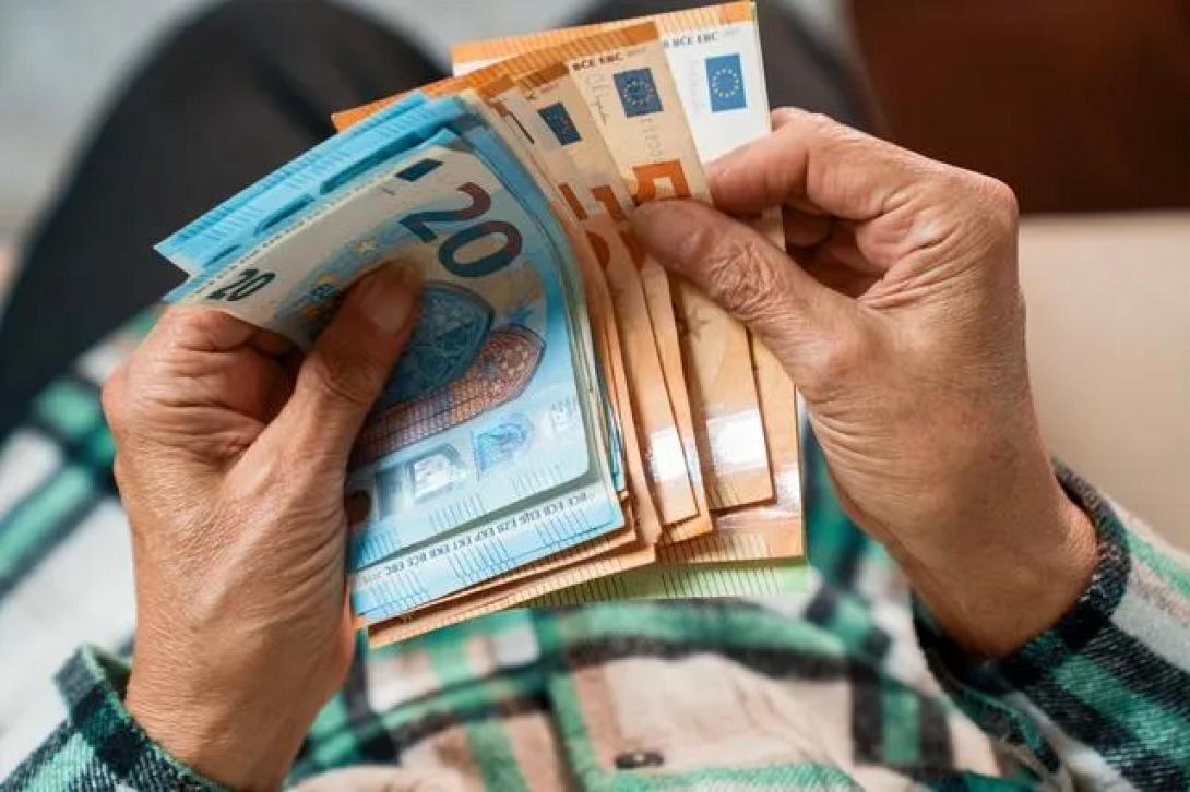TτΕ: Αυξήθηκαν οι καταθέσεις μειώθηκαν τα δάνεια τον Απρίλιο του 2026 30 TτΕ: Αυξήθηκαν οι καταθέσεις μειώθηκαν τα δάνεια τον Απρίλιο του 2026