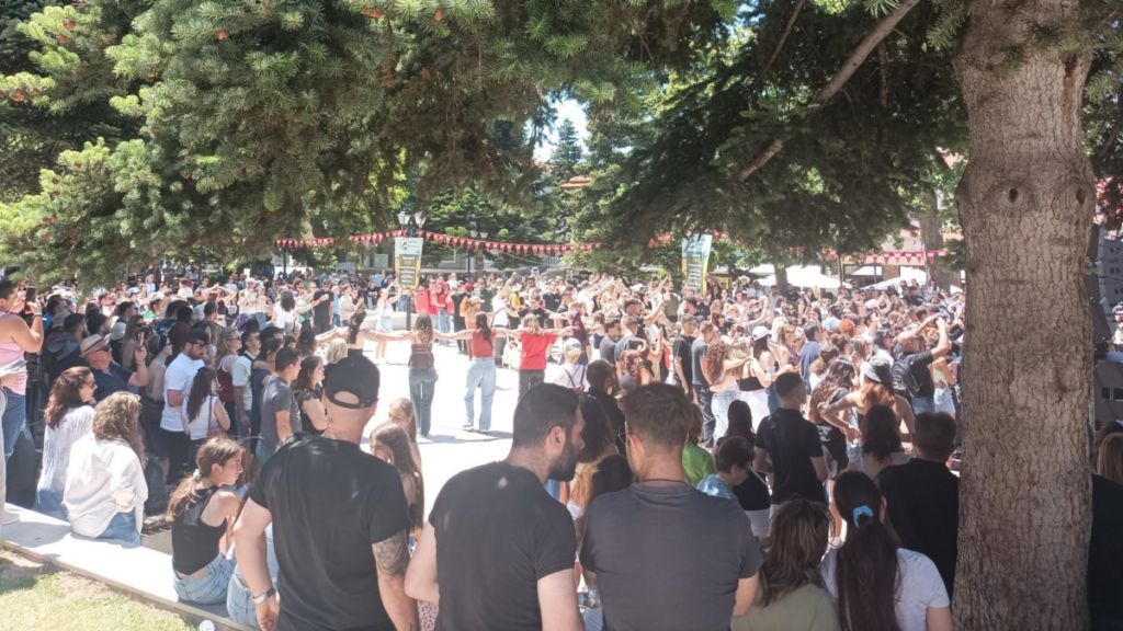 Το «Helmos Mountain Festival» στην πλατεία Καλαβρύτων με παραδοσιακό γλέντι ΦΩΤΟ 29 Το «Helmos Mountain Festival» στην πλατεία Καλαβρύτων με παραδοσιακό γλέντι ΦΩΤΟ