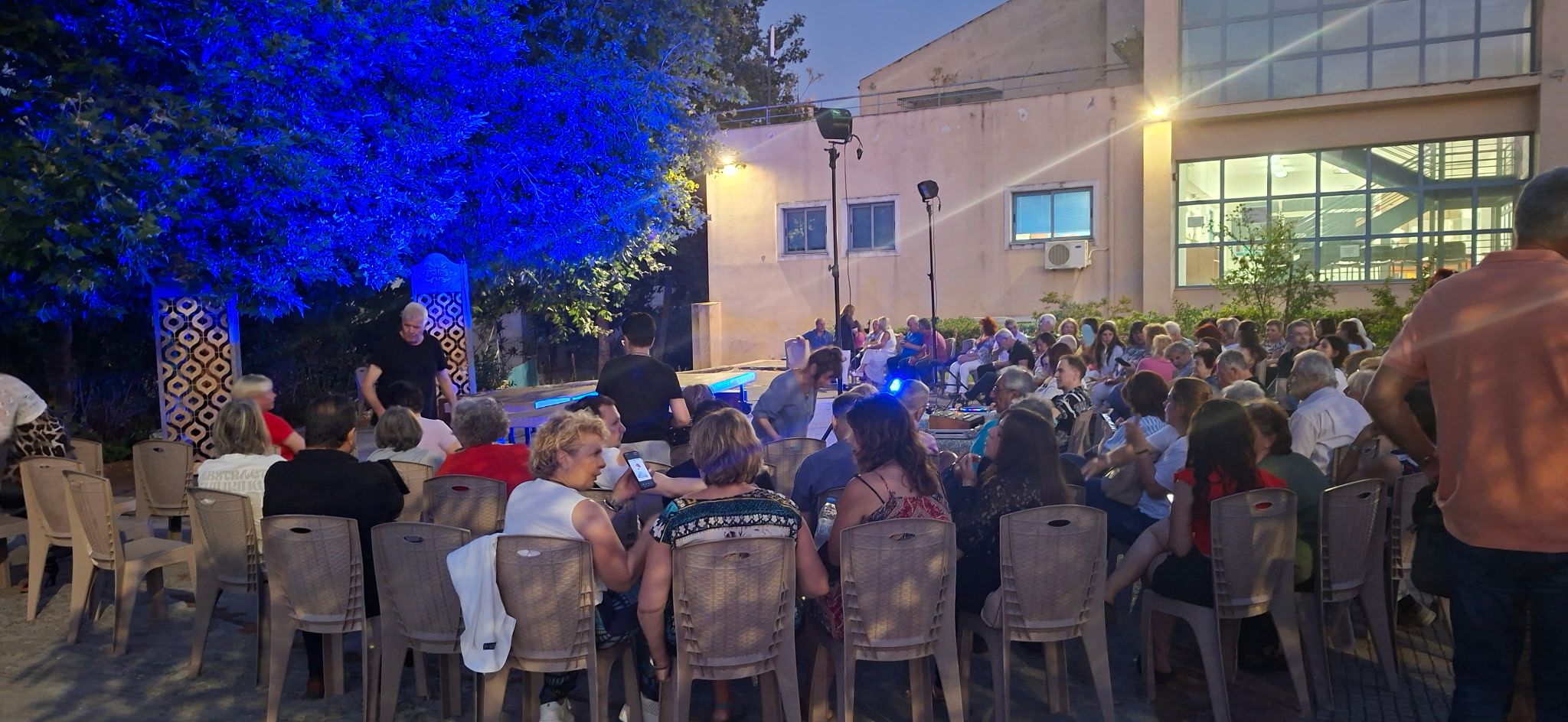 Επιθεωρητή Το Άρμα Θέσπιδος