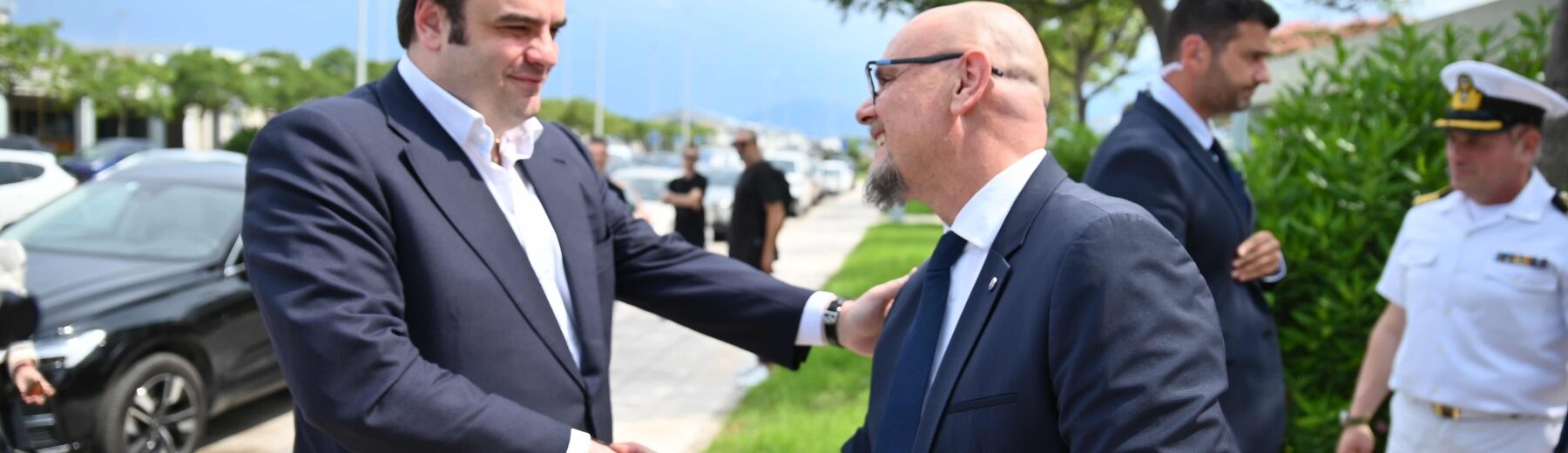 Πάτρα: Ο Πιερρακάκης στο λιμάνι, είδε «αναπτυξιακές προοπτικές» - Το εμβληματικό έργο της Μαρίνας ΦΩΤΟ